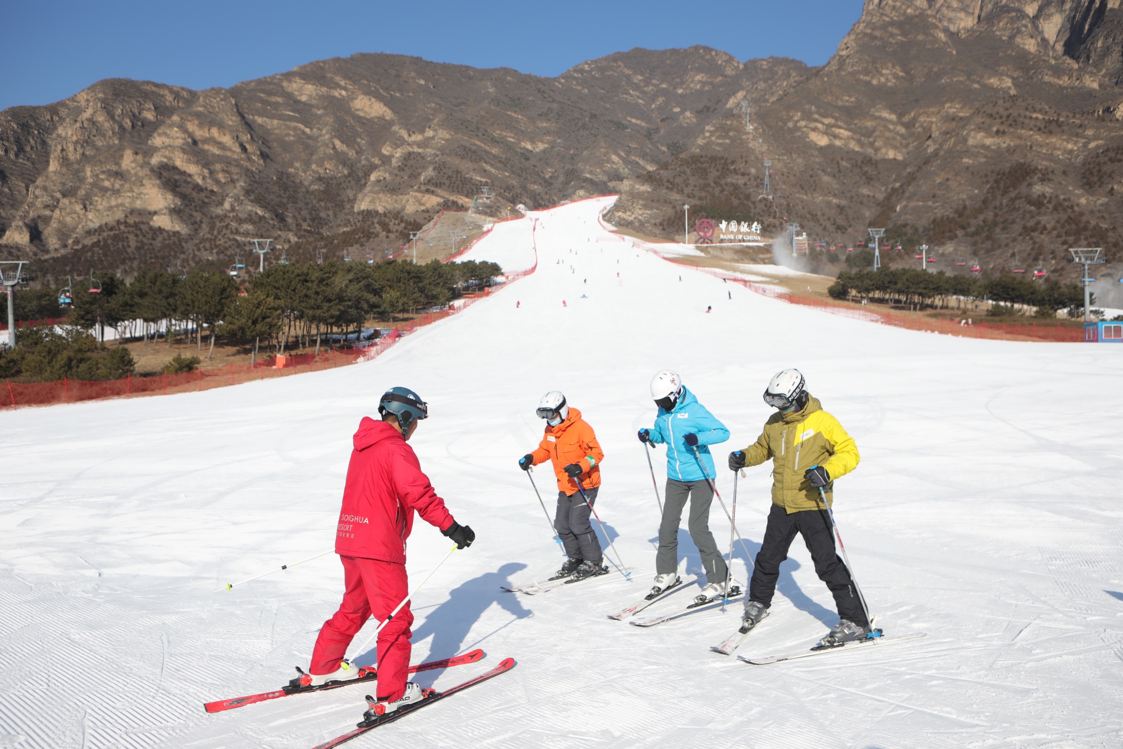 上冰雪迎冬奥 北京京郊滑雪场升级焕新