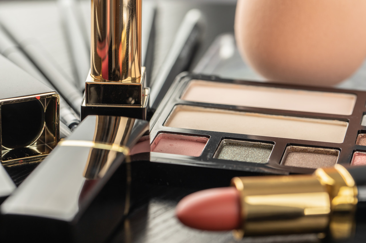 欧美大牌杀入游戏,国货美妆的"流量密码"失灵了|回望2021①