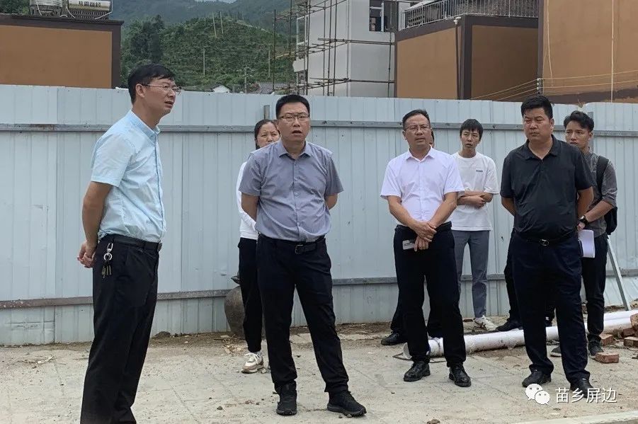 县委书记宋文辉率队到新现镇开展综合调研