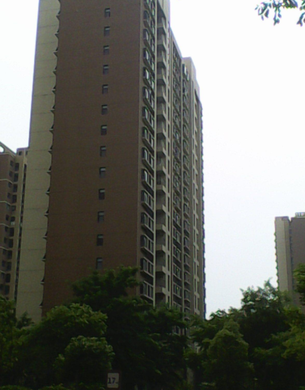 关于邹城市巷里天禧佳苑烂尾楼没建室内暖气片问题