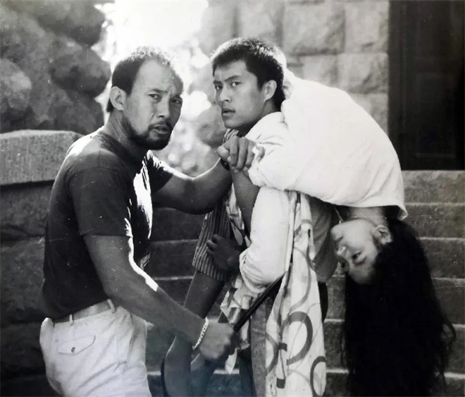 15播出电影《狭路英豪》