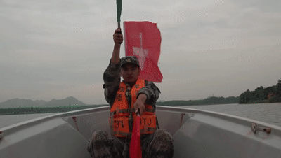 关注冲锋舟操作手行动