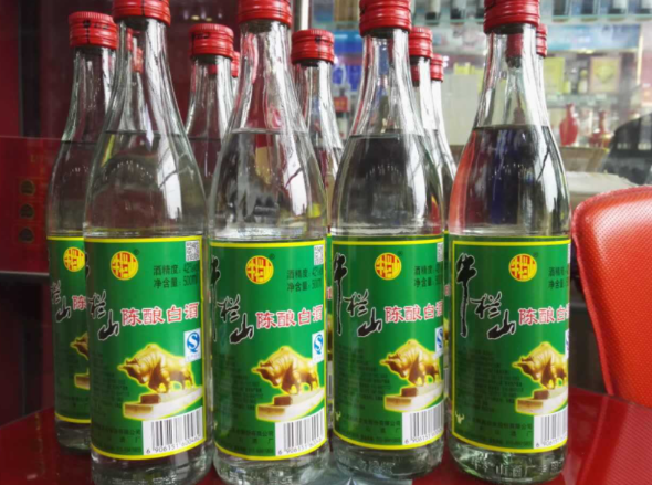 都是二锅头,红星和牛栏山究竟有啥区别?行家:根本不能相提并论
