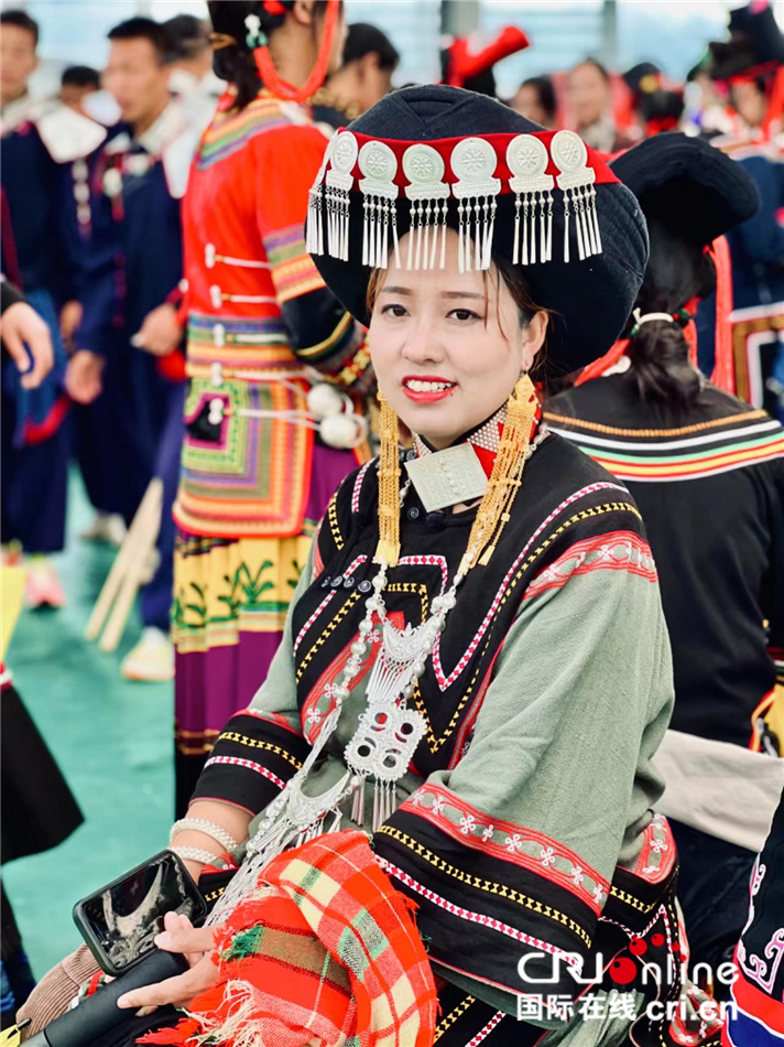 华美精巧的凉山彝族银饰