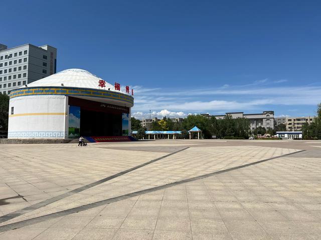 站在新疆博乐西迁广场,回望261年前开始的察哈尔蒙古西迁的过程