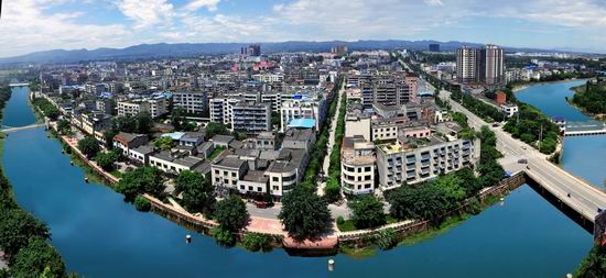 丹棱县距成都双流国际机场仅90公里,乐山市65公里.