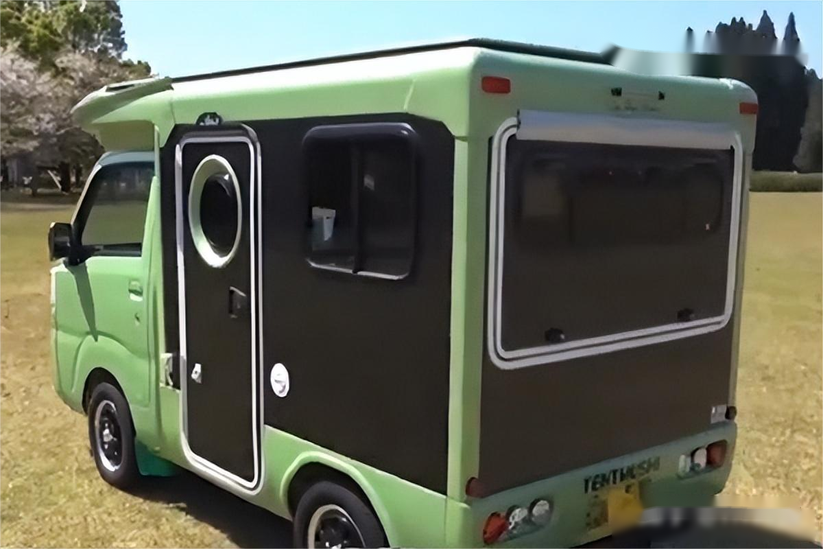 迷你小房车受青睐,好走好停,可代步可旅行,日本微型房车被追捧