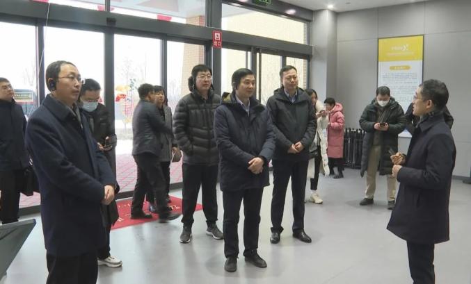 新华网副总裁申江婴一行在忻州市考察调研