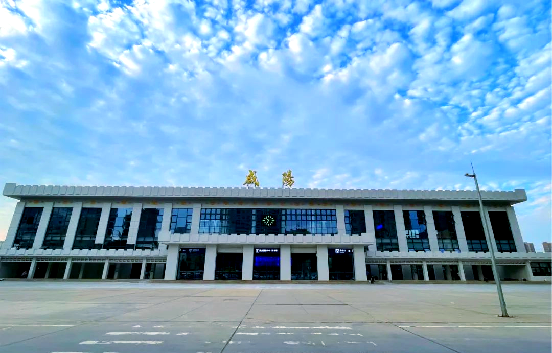咸阳站前广场焕新开放,多个新地标亮相!