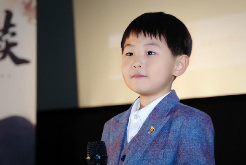 童星张峻豪:三岁出名,5岁登上春晚舞台,如今的他怎么样了