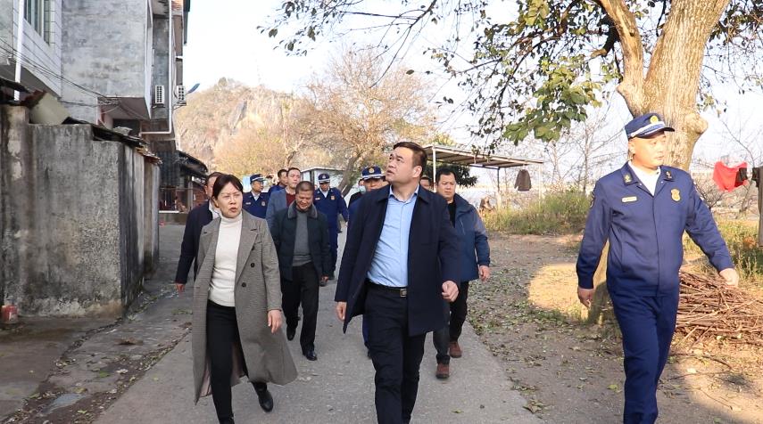 今日永州讯(江华特约记者 潘嘉诚)1月4日,江华县委副书记,县长吴军臣