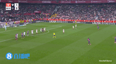 西甲-巴萨3-1紧追皇马 莱万替补建功_莱万垫射破门巴尔加斯扳平比分_西甲第23轮巴萨客客场挑战塞维利亚