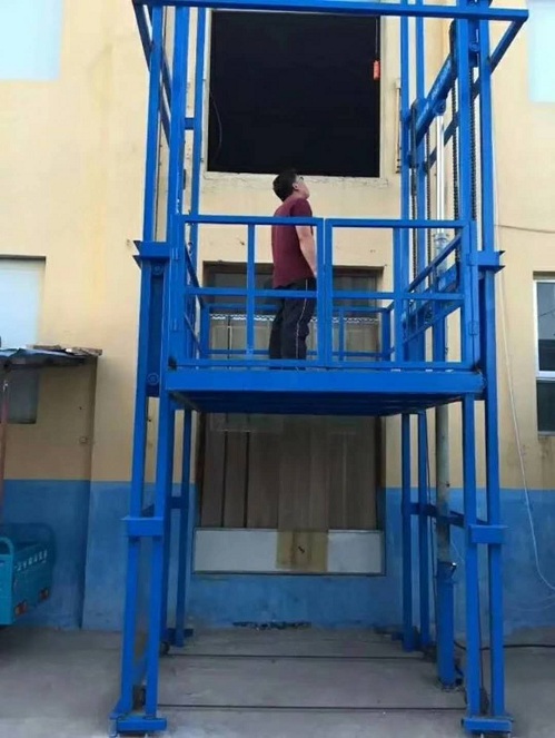 室外液压平台,户外安装使用的液压升降货梯升降机载重2吨升降机