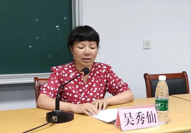 衢州市职业技术学院副院长吴秀仙向学员们介绍了衢州职业技术学院