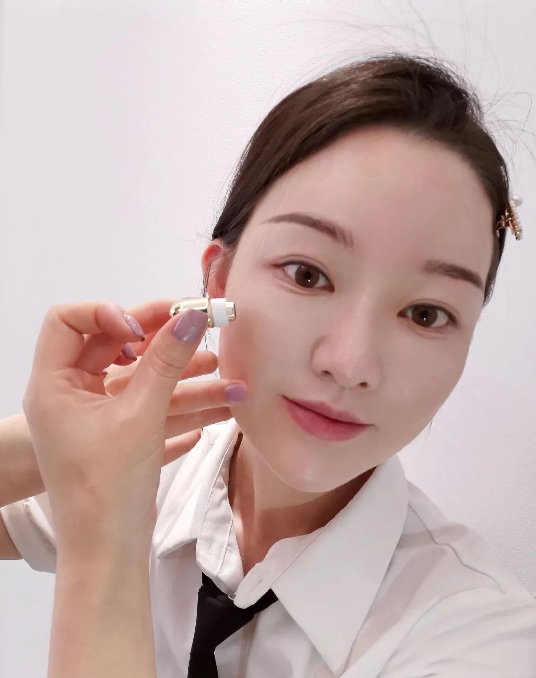 因为它的美白淡斑效果太高效吸引了不少用户的关注就连皮肤教授