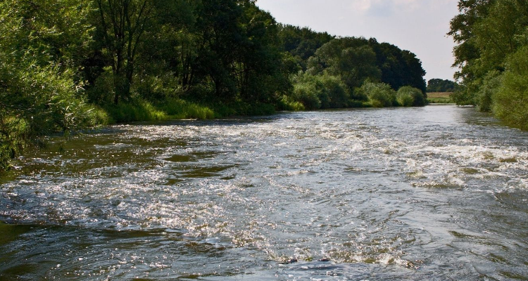 什么颜色的小河