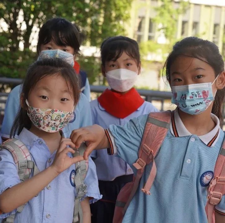 「巾帼联治维权」合川区未成年人心理健康关爱服务活动走进凤凰小学