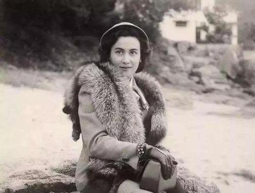 赌王何鸿燊风流一生,原配黎婉华年轻时被赞澳门第一美人