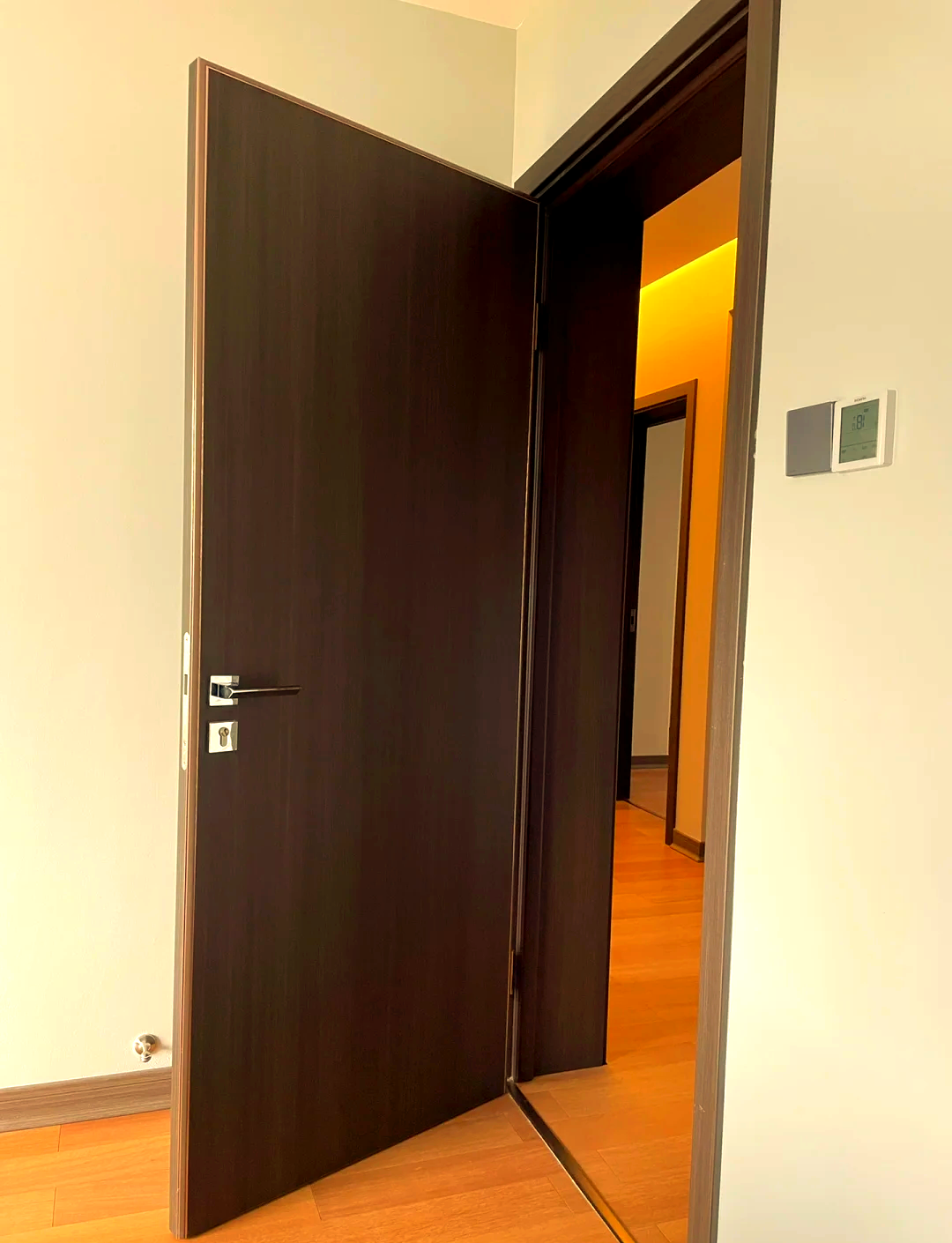 tata木门栗咖色:展现家居美学的多样化选择