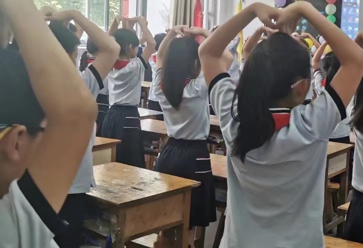 临沂古城小学开展防溺水安全手势舞评比活动