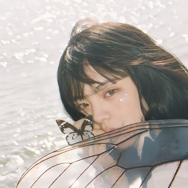 小众氛围感校园风女生头像无水印