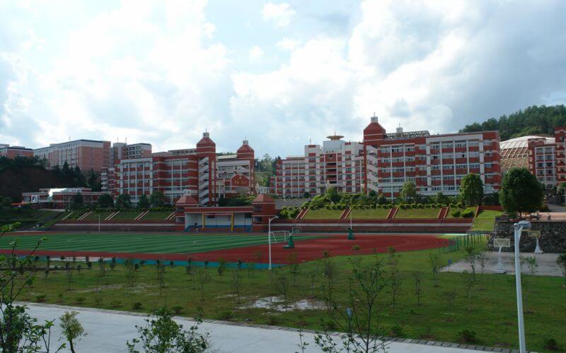 泉州工艺美术职业学院是一本吗(2024高考参考)