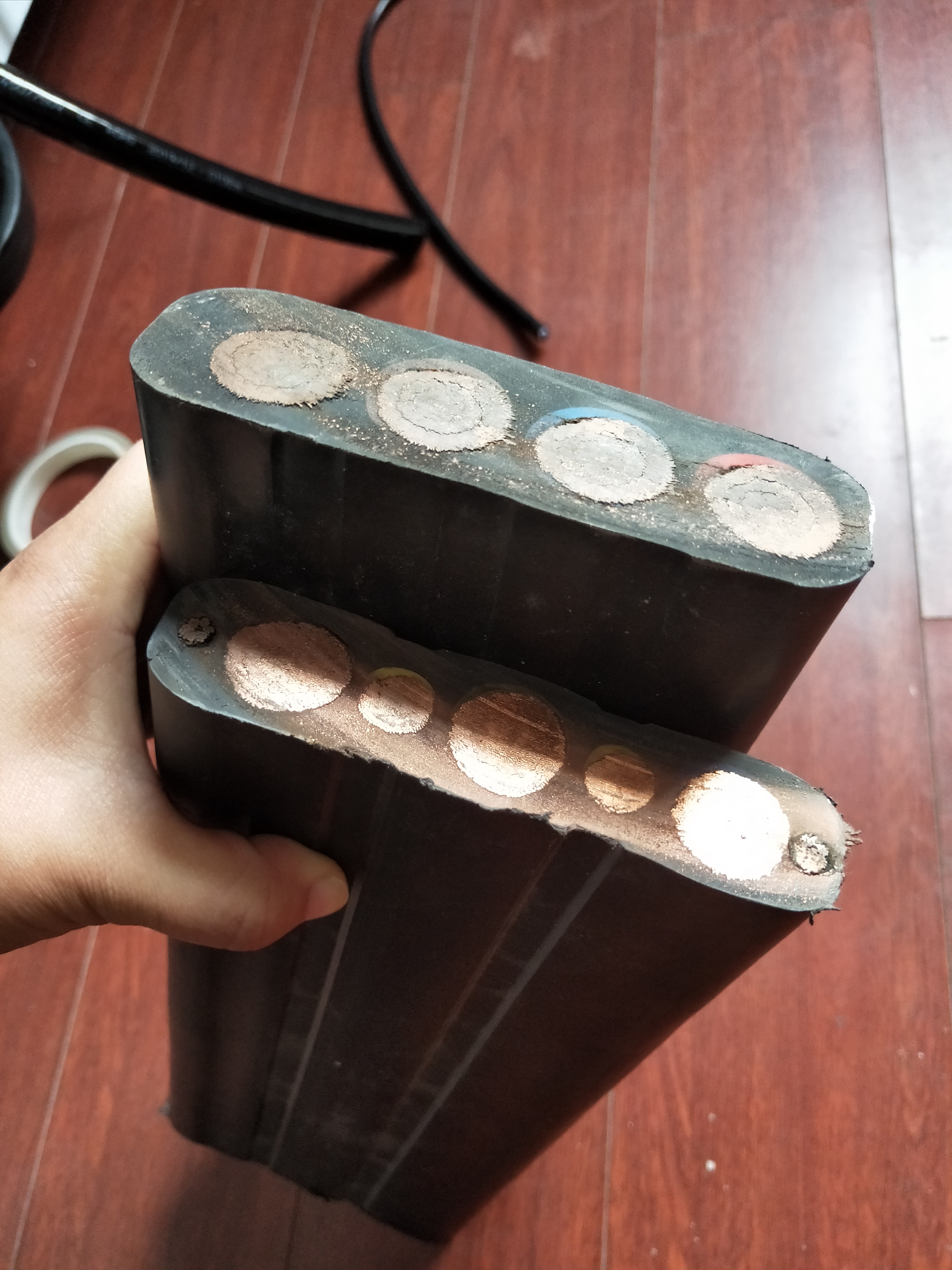 一款防冻起重机扁电缆