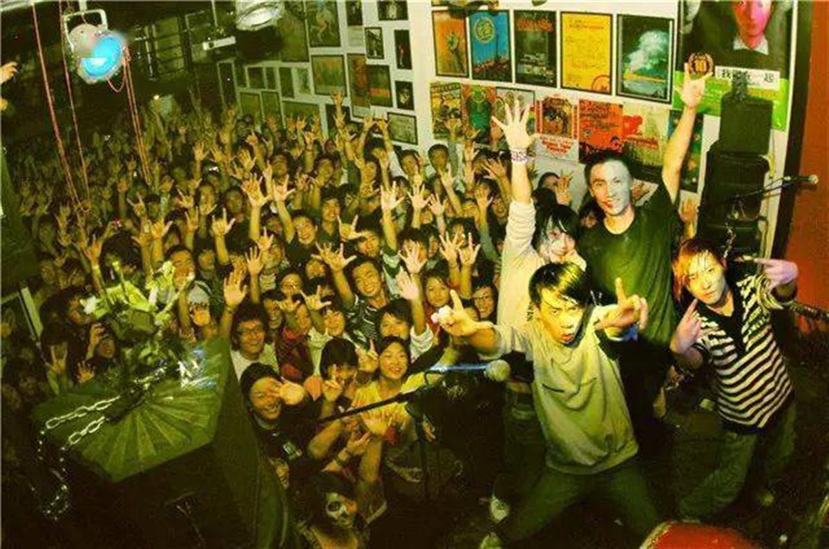 成都一知名小酒馆宣布关闭赵雷郁可唯曾来演出网友我17年的回忆在这