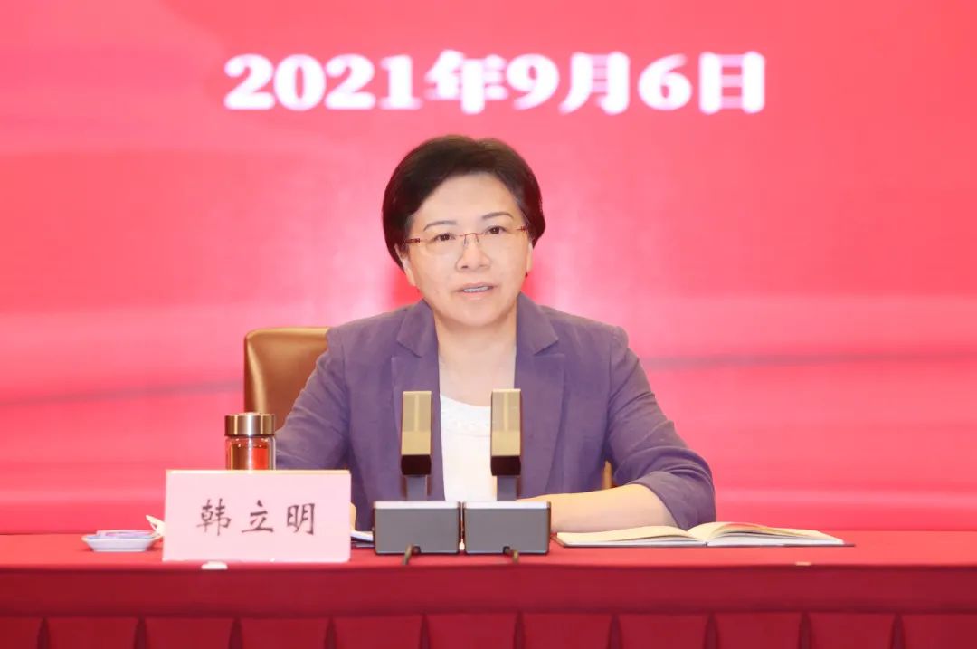 江苏省委常委,南京市委书记韩立明作开班动员讲话.