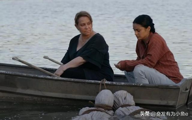 《土狼湖》:湖底沉满尸体,凶手竟是对母女!根据真实事件改编
