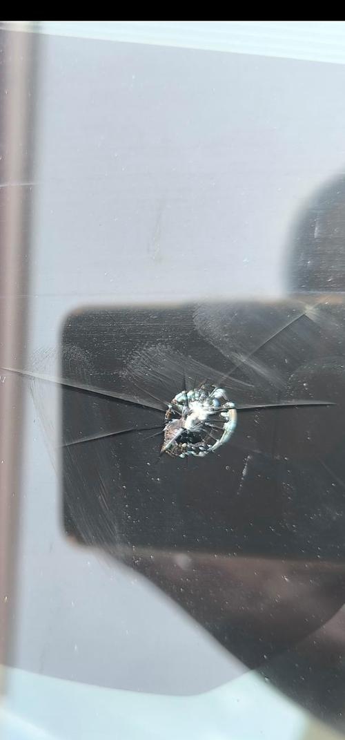 玻璃开介磨边：现代家具生产中的关键工艺