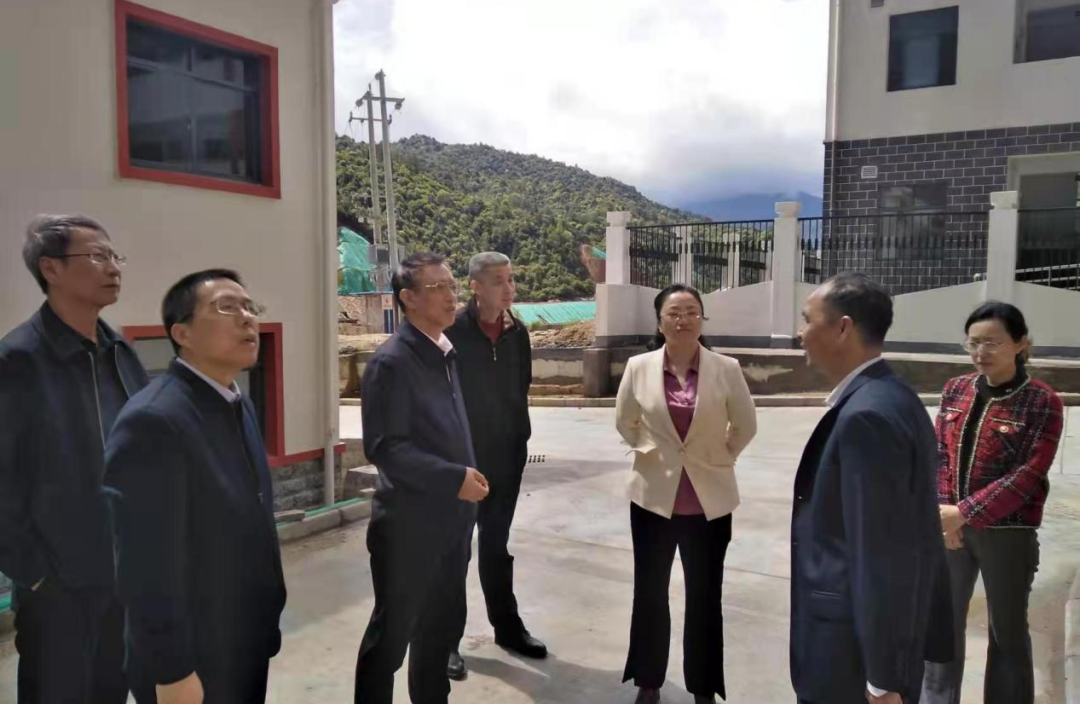近日,鹰潭市人大常委会副主任,民革鹰潭市委会主委徐双文带队到贵溪市