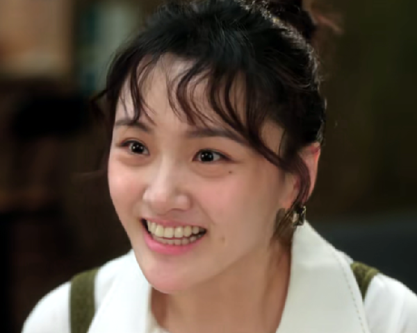 《遇到了救星》记住李霖霏,酷似安悦溪,虽然是新人但很有灵气