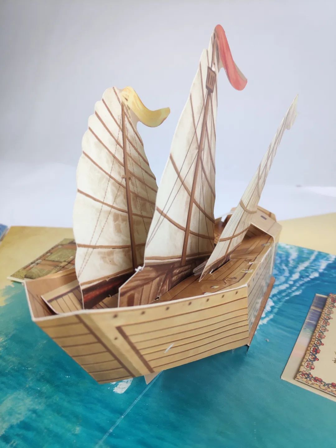 驼铃古道 丝路千年:大型航拍全景立体书《丝绸之路》