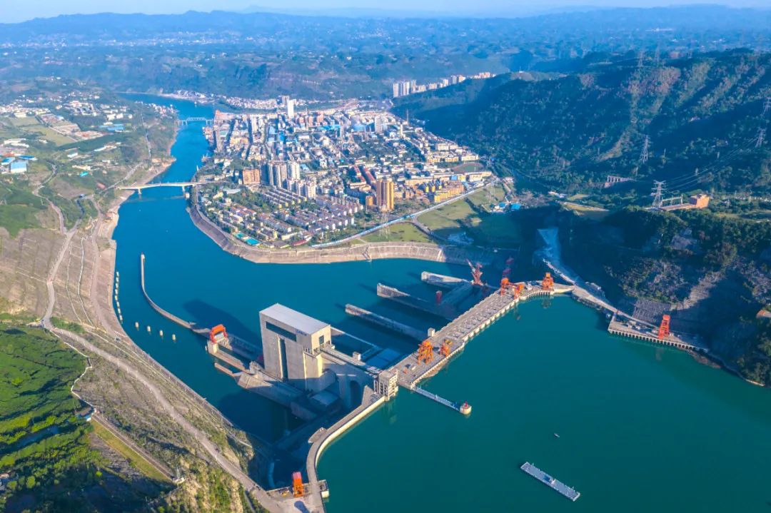 金沙江下游四座梯级电站今年首次全开运行