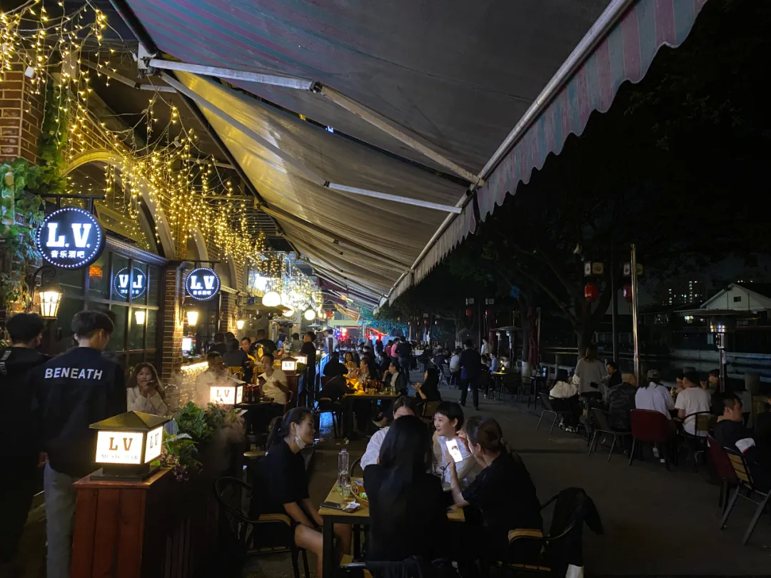 越夜越旺!夜市,夜游,夜秀……国庆节的南塘街分分钟撩到你