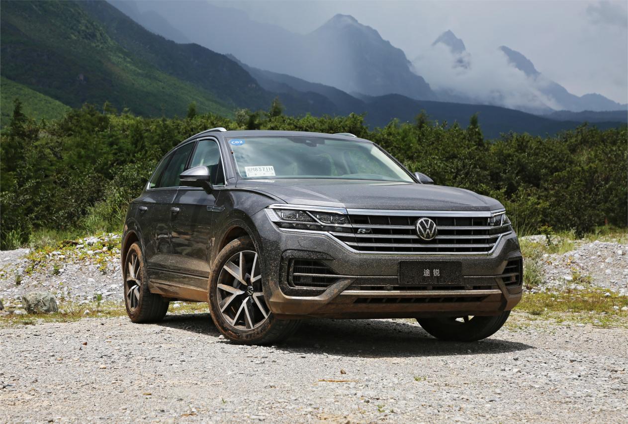 百万级豪车的行驶品质 试驾大众途锐