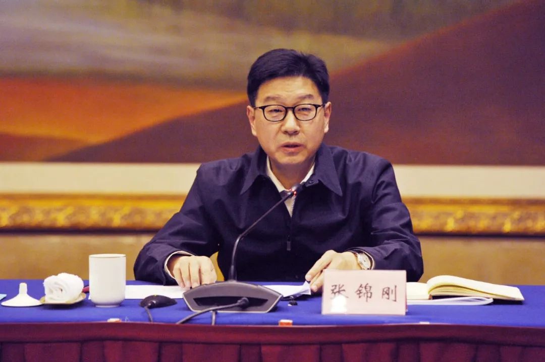 民营企业座谈会暨政会银企对接会召开 马廷礼主持并讲话 张锦刚讲话