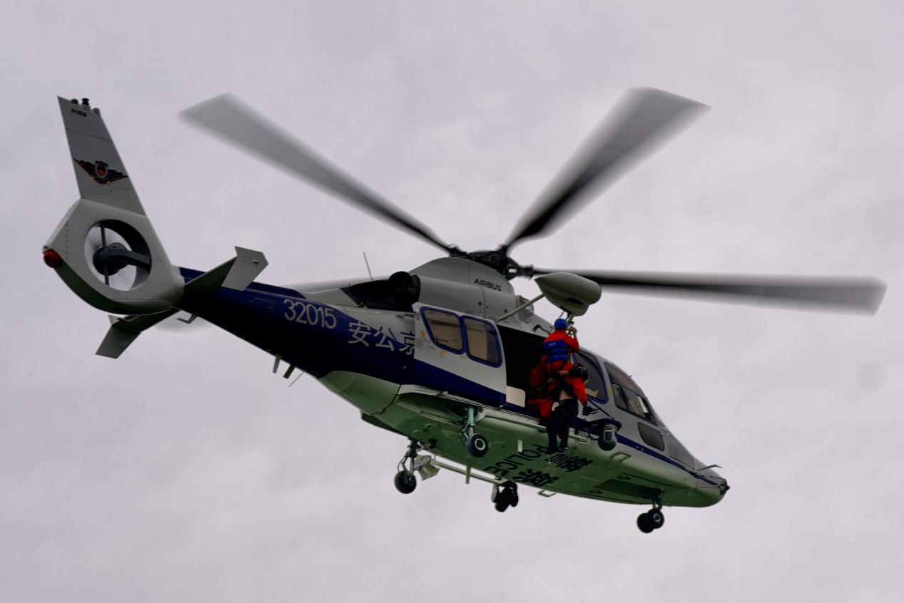 未雨绸缪!南京特警开展防汛救援实战演练