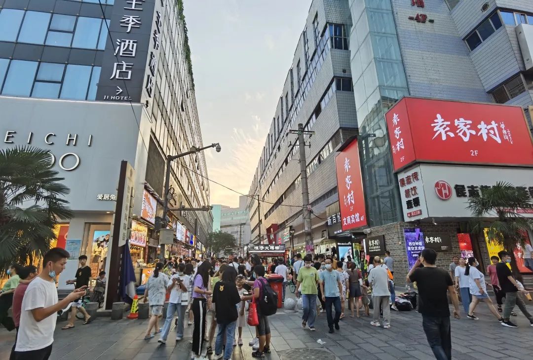 长安大学商业街图片