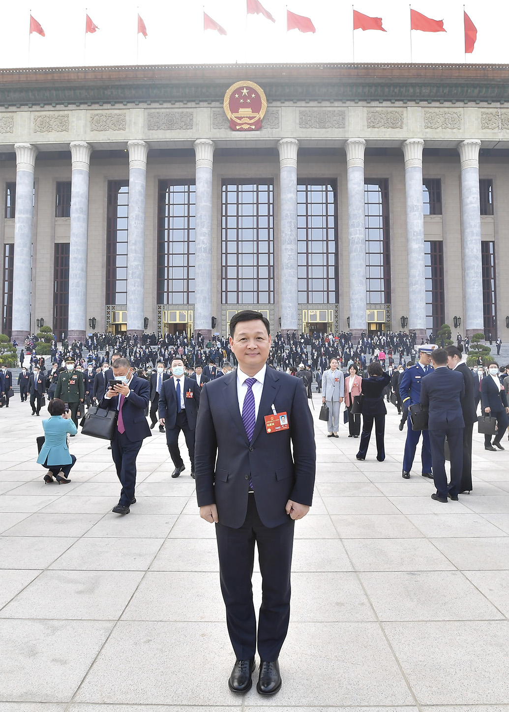 代表钟军建议:"全国一盘棋,上下一体化"推进数字政府建设