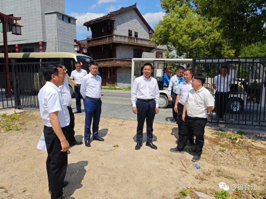 杨德昭到施洞苗文化旅游景区督导旅游保障工作