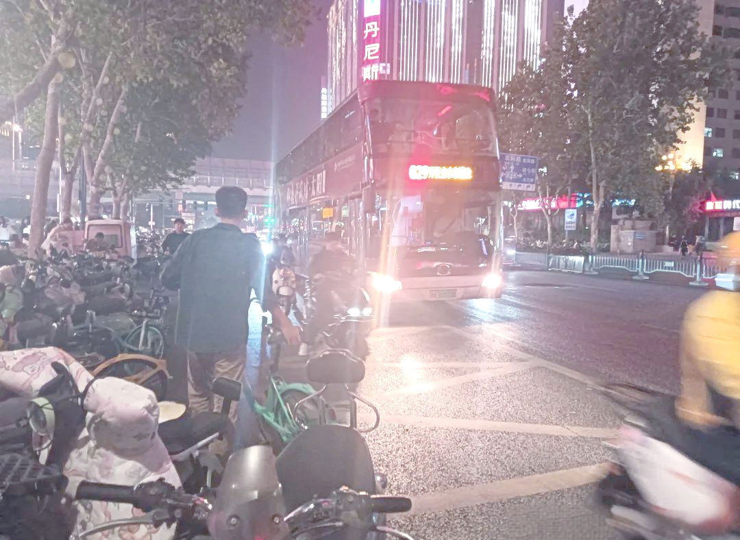 郑州g29路:便捷与特色的双层公交之旅