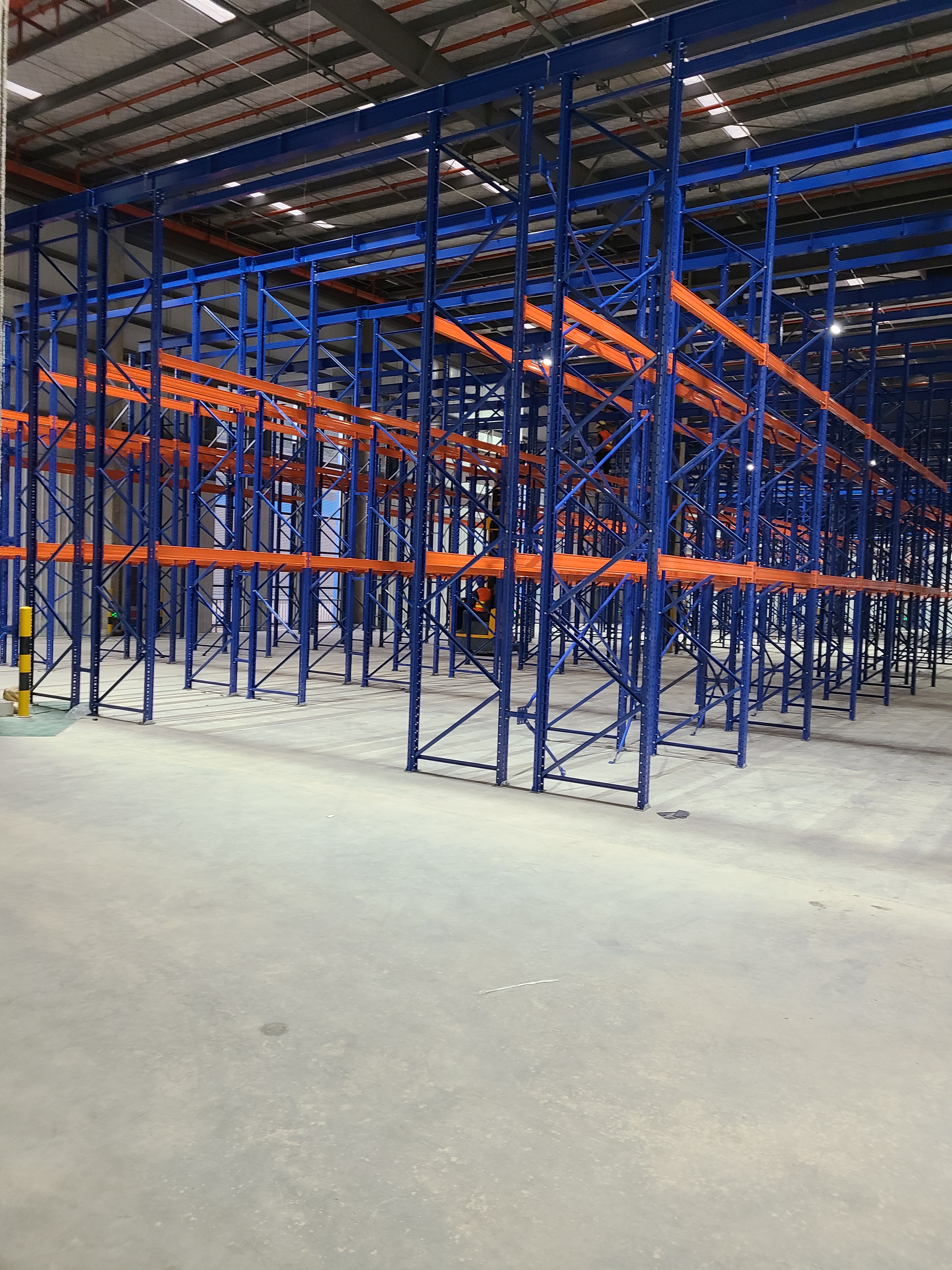 5000平物流仓库重型货架平台改造