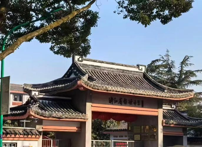 镇海中学:高考卓越与多元化升学的完美结合