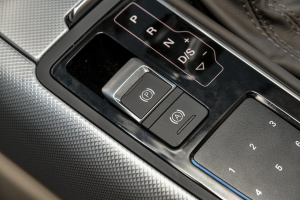 奥迪显示制动块还能开吗