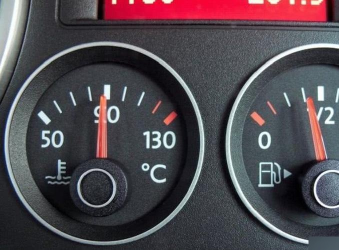 迈腾2,0t发动机启动,水温5分钟左右就到了90度是否正常?