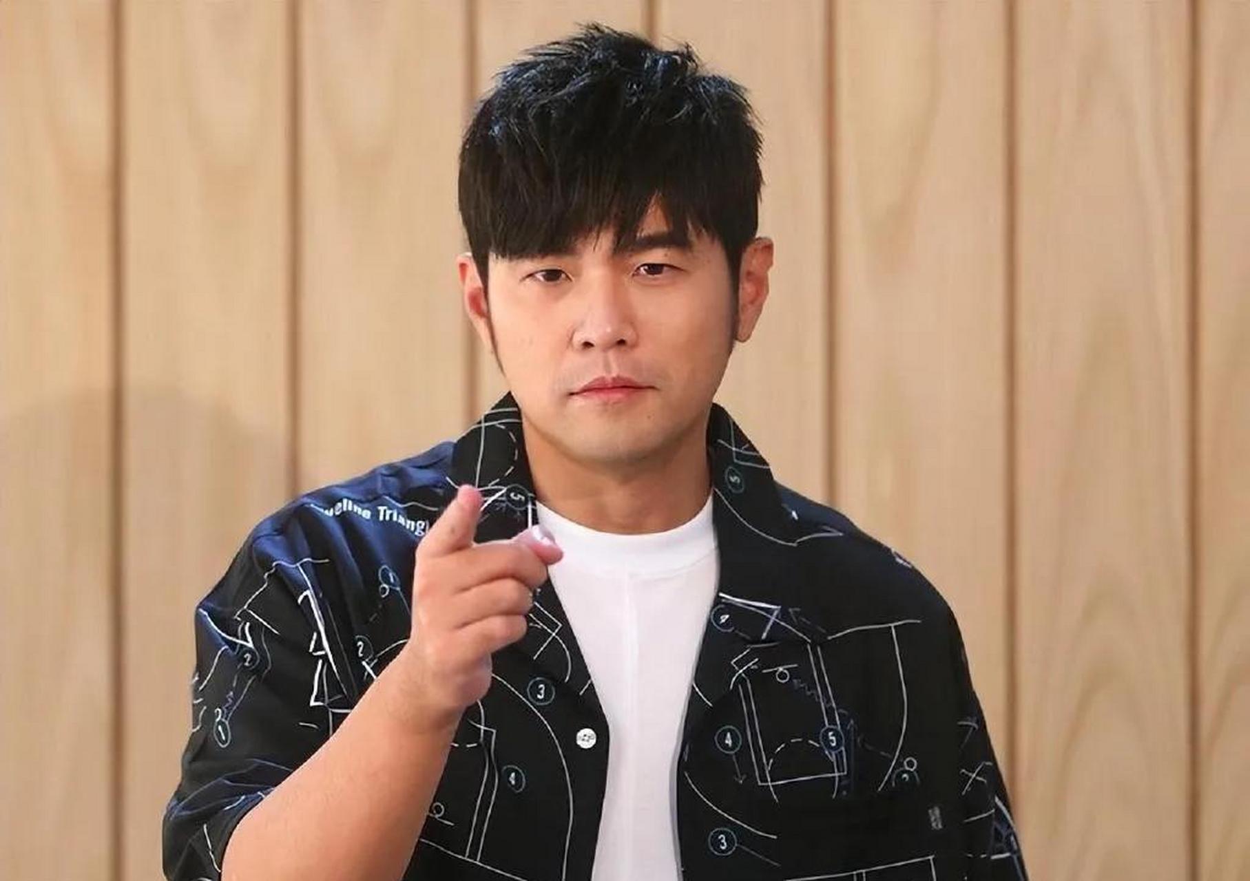 周杰伦   2.李健  …………  1.