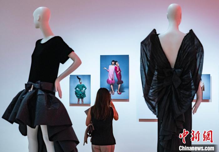 香港m 推出"时尚教母"宋怀桂特展 逾320件展品呈现其人生轨迹