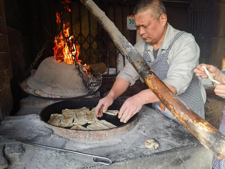 老式吊炉烧饼炉子图图片